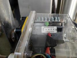 elektrisk tryckvakt med fjäderjustering. foto