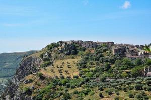 underbart landskap i bergen i Italien foto