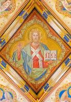 bratislava - fresco av jesus christ i katedralen