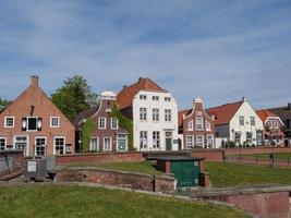 greetsiel vid den tyska nordsjökusten foto