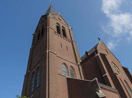 maastricht och kessel vid floden Maas foto