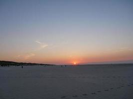 solnedgång på ön juist foto