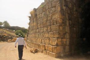 en utsikt över den antika romerska staden beit shean i Israel foto