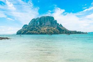 havslandskap och tropiska öar i krabi foto