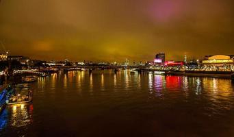 hdr floden Themsen i london foto