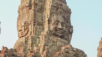 bayon ansikte i bayon tempel angkor wat siem reap kambodja foto