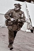 detling, kent, Storbritannien, 2010. man klädd som en soldat den militära odysséen foto