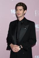 los angeles 9 mars, andrew garfield vid den 24:e årliga kostymdesigners guild award på eli och edythe breda scenen den 9 mars 2022 i Santa monica, ca. foto