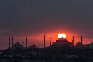 den blå moskén och hagia sophia och solnedgången istanbul, Turkiet