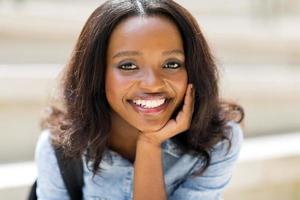 afrikansk amerikan kvinnlig universitetsstudent foto