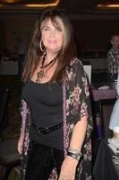 los angeles, 28 april - caroline munro på hollywoodshowen på westin lax den 28 april 2018 i los angeles, ca. foto