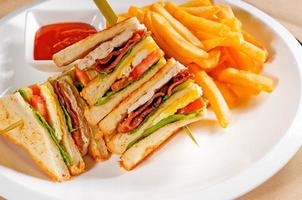 triple decker club sandwich foto