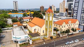 paroquia sao joao batista, katolsk kyrka i centrum av foz do iguacu foto