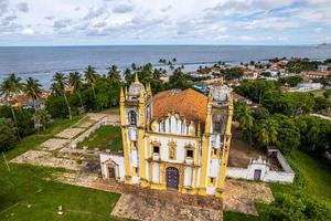 olinda, pernambuco, Brasilien, apr 2022 - Flygfoto över en kyrka i staden olinda. foto