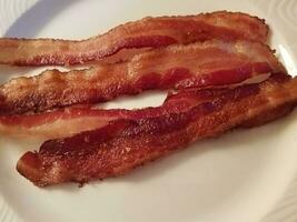 flera skivor bacon foto