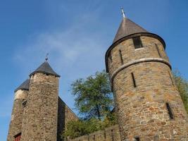 staden Maastricht vid floden Maas i Nederländerna foto