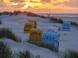 sommarkväll på stranden i juist foto