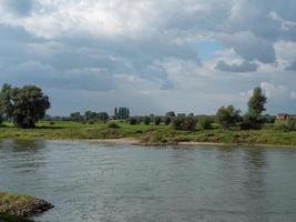 zutphen vid floden ijssel i Nederländerna foto