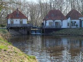 vattenkvarn nära winterwijk i nederländerna foto