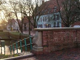 greetsiel vid den tyska nordsjökusten foto