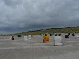 sommarkväll på stranden i juist foto