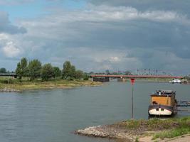 zutphen vid floden ijssel i Nederländerna foto