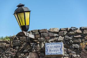 historisk lampa, colonia gator, uruguay. foto