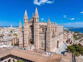 gotisk medeltida katedral i palma de mallorca i Spanien foto
