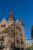 modernistiskt hus som ett slott i Barcelona stad foto