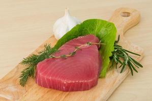 rå tonfiskbiff foto