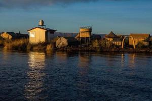 Titicacasjön är den största sjön i Sydamerika och den högsta farbara sjön i världen. foto