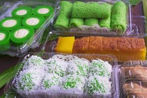 malaysia populär bland annat söt dessert, helt enkelt känd som kuih. foto