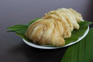 malaysia populär och traditionell snack karipap fylld med potatisfyllningar. foto