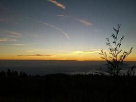 siluett bakgrund i prau dieng, centrala java foto