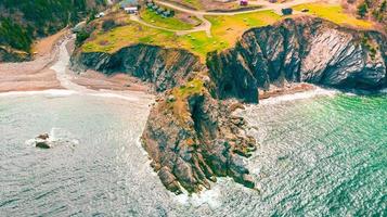 meat's cove flygfoto, cape breton under en solig dag foto