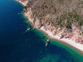 den mångfärgade havsbotten sett från Cape Breton Island foto