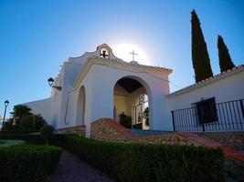 eremitaget i san sebastian i staden frigiliana foto