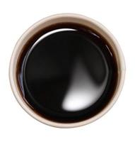 ovanifrån av en papperskopp med svart kaffe isolerad på vit bakgrund foto