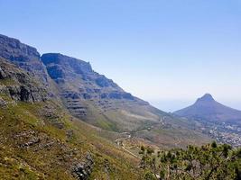 table mountain nationalpark och lejonhuvud i Kapstaden. foto