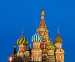 st. Basil's Cathedral i skymningen, Moskva, Ryssland foto