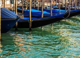 hdr gondol roddbåt i Venedig foto