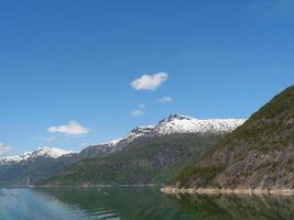 den lilla byn eidfjord i den norska hardangerfjorden foto