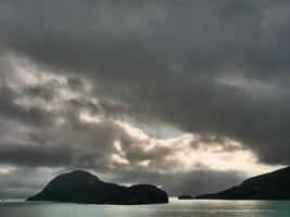 den lilla byn eidfjord i den norska hardangerfjorden foto