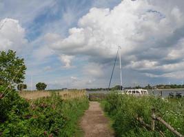 arnis vid floden schlei i tyskland foto