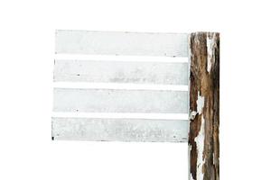 gammal träskylt på en vit bakgrund foto