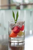 fruktsallad i glas