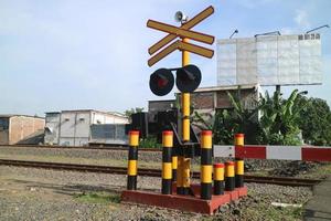 järnvägsdörrens signalbalk foto