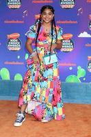 los angeles 9 april - jaidyn triplett vid 2022 kids choice awards på barker hanger den 9 april 2022 i santa monica, ca foto