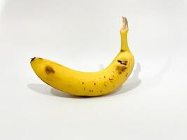 banan i vit bakgrund. söt gul banan med detalj för reklam eller affisch. foto