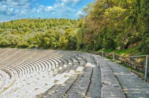 forntida epidaurus teater, Peloponnesos, Grekland foto